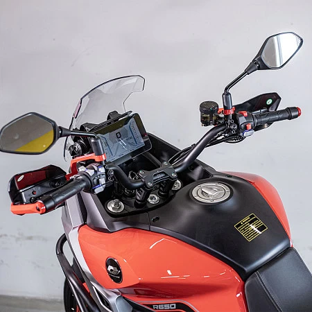 Мотоцикл QJ SVT 650X (красный) 2026г