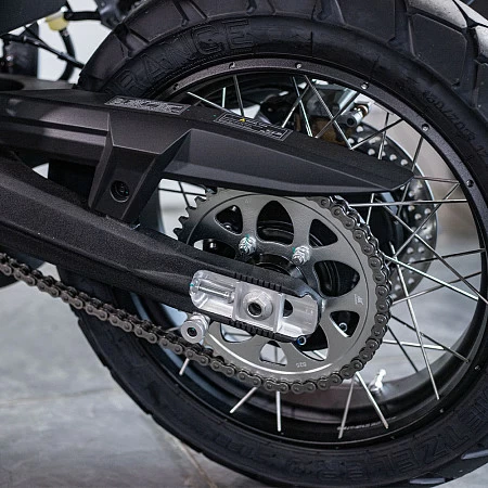 Мотоцикл QJ SVT 650X (красный) 2026г